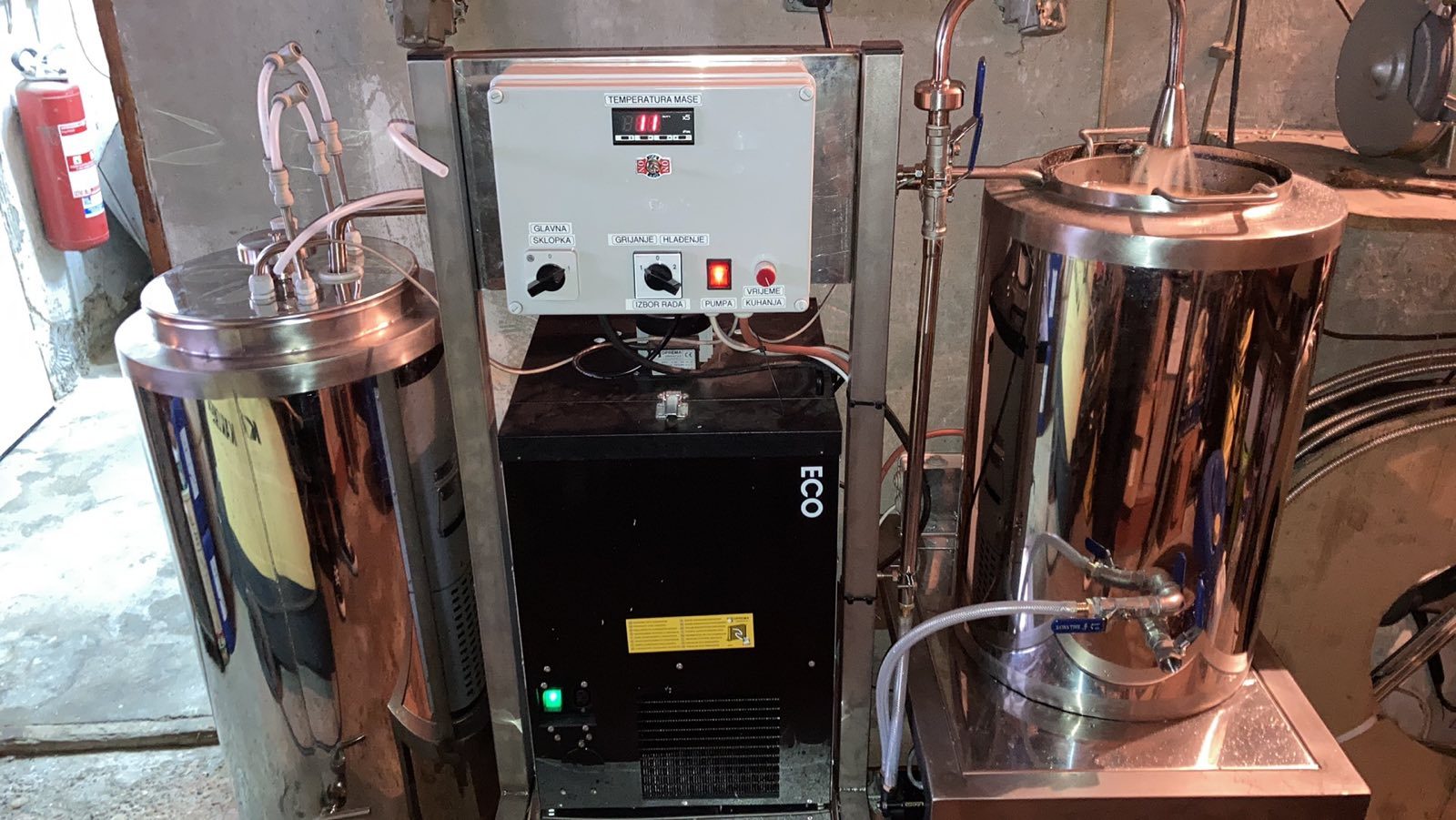 First tests: kettles, chiller and a lot of standing around